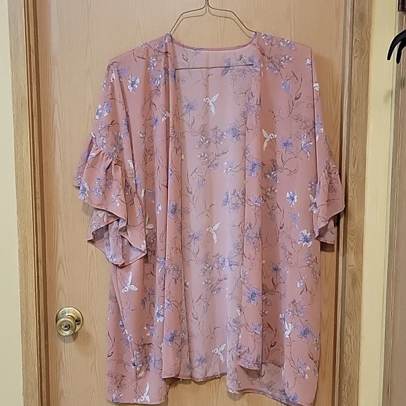 Beautiful kimono - Picture 1 of 3